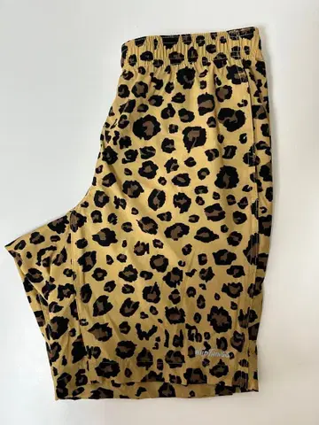 와일드 띵스 숏팬츠