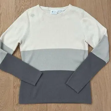 새상품급! 데상트 니트탑