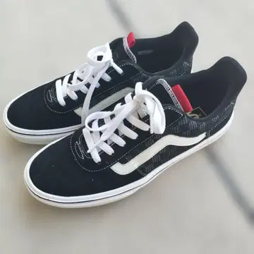 새상품급 VANS 스니커즈