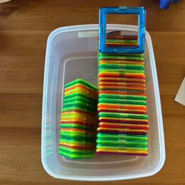 다색 플라스틱 사각 블록 세트