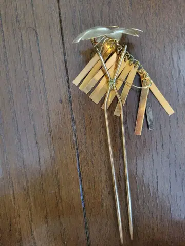 골드 컬러 잎 모양 헤어콤