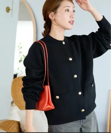 프릭스스토어 골드 버튼 니트 가디건 블랙