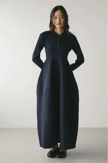 네이비 폴로 옷깃 긴팔 니트 원피스