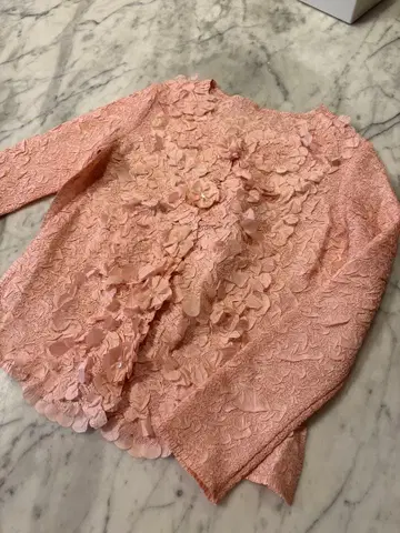 노코오노 JuanPleats 꽃잎 장식의 핑크 긴팔 상의