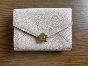 마리콴트 3단 폴더형 지갑