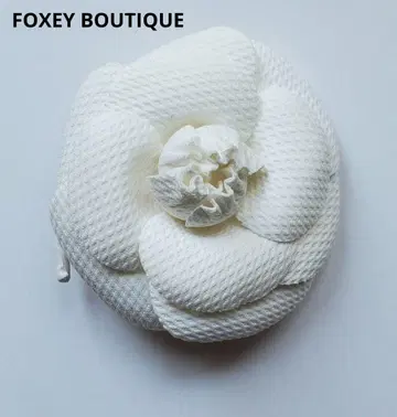 FOXEY BOUTIQUE 폭시 까멜리아 코사지 브로치