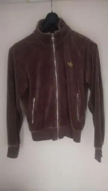 새상품급 adidas 벨로아 트랙 자켓 만국기 택