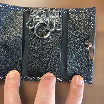 네이비 도트 무늬 가죽 키케이스 박스 포함