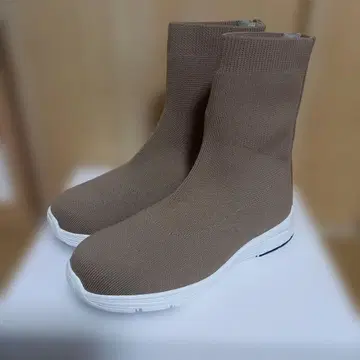 새상품 넉넉한 와이드 초경량 니트 부츠 25~25.5cm (와이즈 4E)