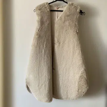 카프리슈 레마쥬 에코 퍼 리버서블 베스트 아이보리