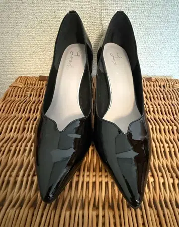 [ 착용 1회 ] 블랙 에나멜 스틸레토 하이힐