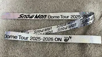 SnowMan 2025-2026 ON 은색 테이프 1개 깃털 1개 세트