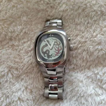 FOSSIL 드래곤 모티브 손목시계