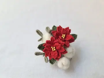 [포인세티아와 코튼 플라워, 겨우살이] 브로치 헤어 클립 핸드메이드