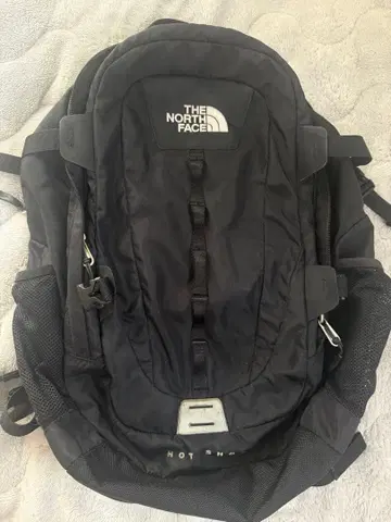 THE NORTH FACE HOT SHOT 블랙 백팩
