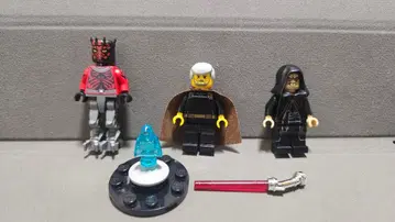 [ LEGO 스타 워즈 정품 ] 미니 피규어 3개 + 홀로그램 세트