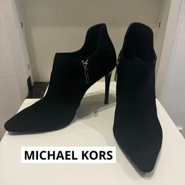 MICHAEL KORS 블랙 스웨이드 부티 7.5