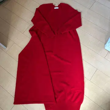 투모로우랜드 파인 울 비대칭 크루넥 원피스