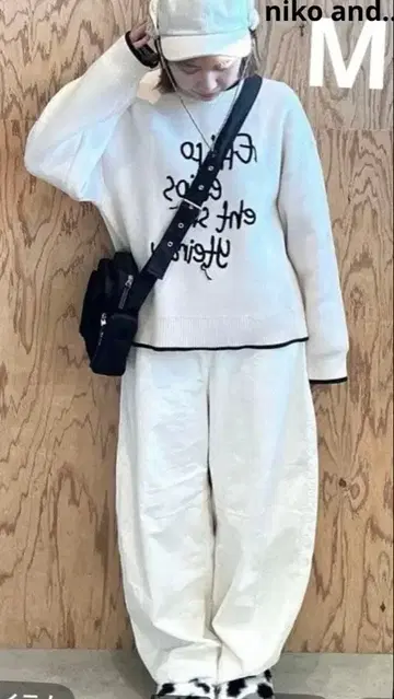 니코앤드 레터링 긴팔 니트 스웨터 풀오버 M 흰색 화이트 새상품