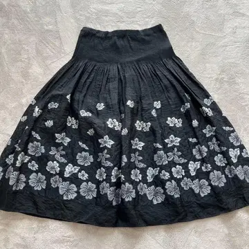 HIROKO BIS 블랙 꽃무늬 자수 플레어 스커트 길이 약 80cm