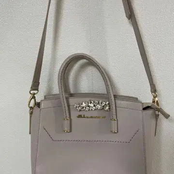 질스튜어트 비쥬 포함 라이트 그레이 핸드백
