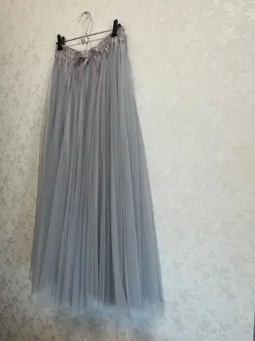 아이스 그레이 튤 플레어 롱 스커트