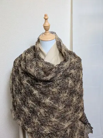 이탈리아 FRANCO FERRARI 제조 실크 브라운과 베이지 스톨