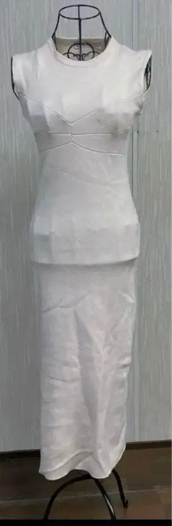 ZARA 자라 슬리브리스 롱 니트 원피스 에크루