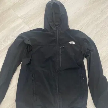 The North Face 블랙 후드 부착 자켓
