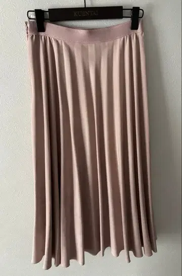 ANAYI 매트 스웨이드 느낌 플리츠 스커트 핑크