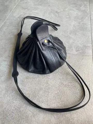 일비종떼 IL BISONTE 크로스 바디백