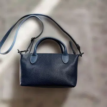 마드모아젤 논논 백