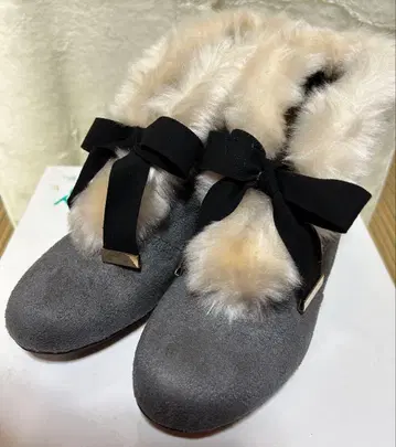 by 키다리 아저씨 부츠 퍼 리본 그레이 새상품