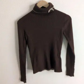 핑크하우스 터틀넥 스웨터 리본 포함