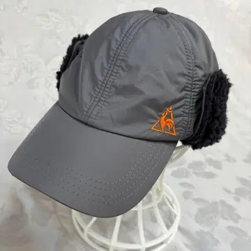 새상품급 르꼬끄 스포르티브 귀도리 포함 그레이 캡