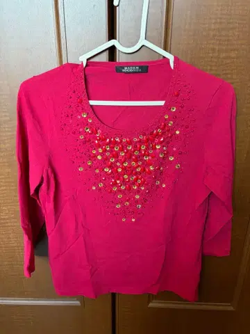 MADAM JOCONDE 핑크 비즈 장식 반팔 상의