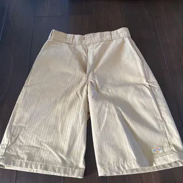 Dickies 베이지 스트라이프 숏팬츠
