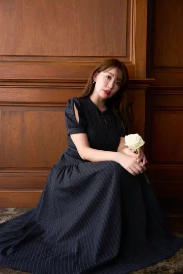 [새상품] Pin-Striped Belted Flared Dress