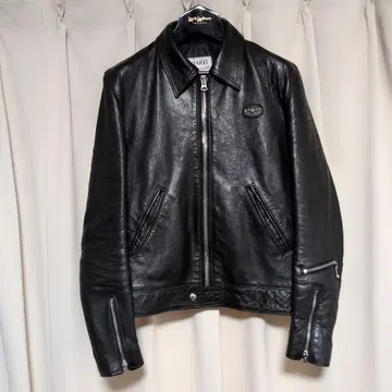 루이스 레더 커세어 양가죽 타이트핏 36 새상품급