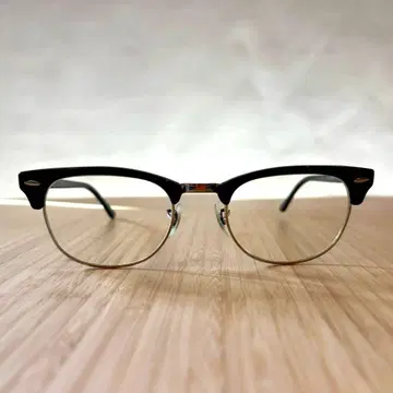 Ray Ban 클래식 블랙 프레임 안경