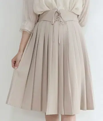 핀트 프론트 레이스업 플리츠 스커트 (아이보리)