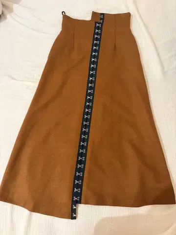 AMERI 플레어 스커트