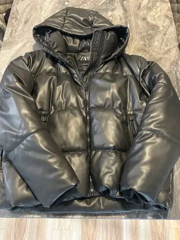ZARA 블랙 다운 자켓 M