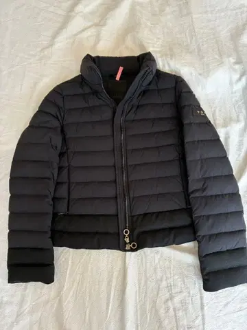 밤색 TATRAS 블랙 다운 자켓