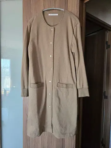 BASIC and ACCENT 베이지 티셔츠 코트