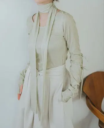 Andequal 리본 슬리브 상의 실버