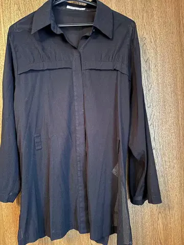 블랙 긴팔 셔츠