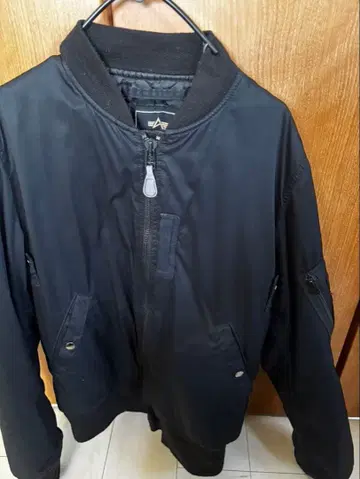 ALPHA INDUSTRIES MA-1 플라이트 자켓