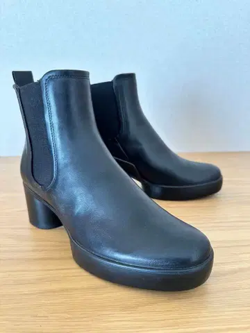 ECCO 사이드 고어 부츠 SCULPTED MOTION 사이즈 38