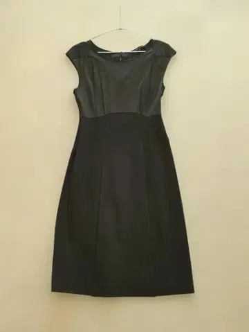 띠어리 슬리브리스 원피스 블랙 M ~ L